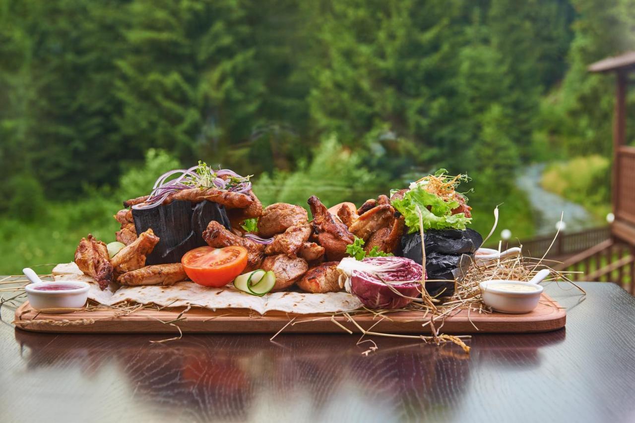 Gasthaus & Spa Bukovel Ngoại thất bức ảnh