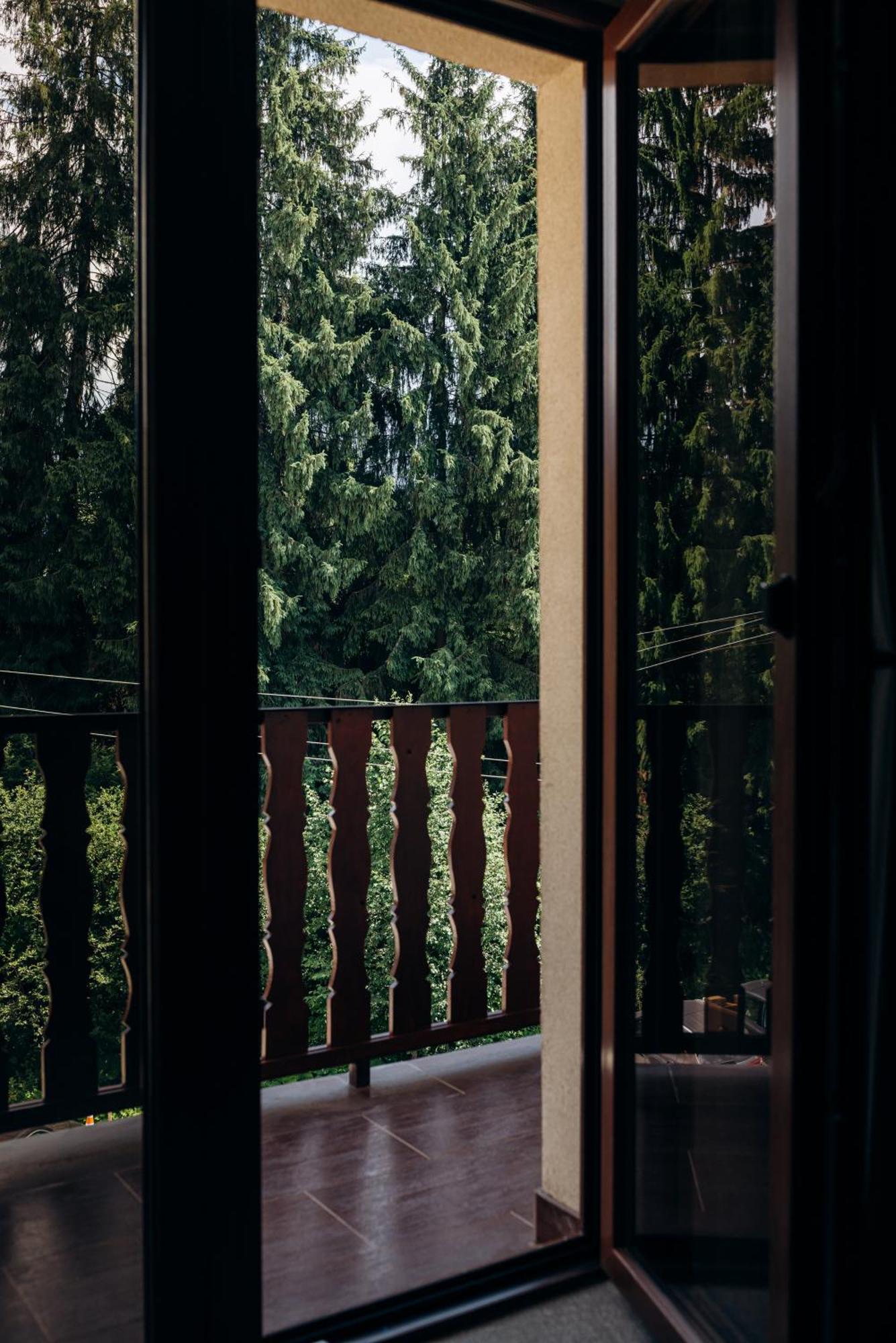 Gasthaus & Spa Bukovel Ngoại thất bức ảnh